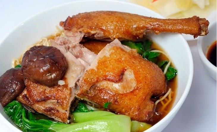 Cách nấu mì vịt tiềm nóng hổi, thơm ngất ngây chuẩn vị người Hoa