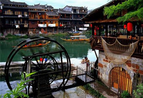 Phoenix Ancient Town, a Taste of Chinese Ancient Lifestyle